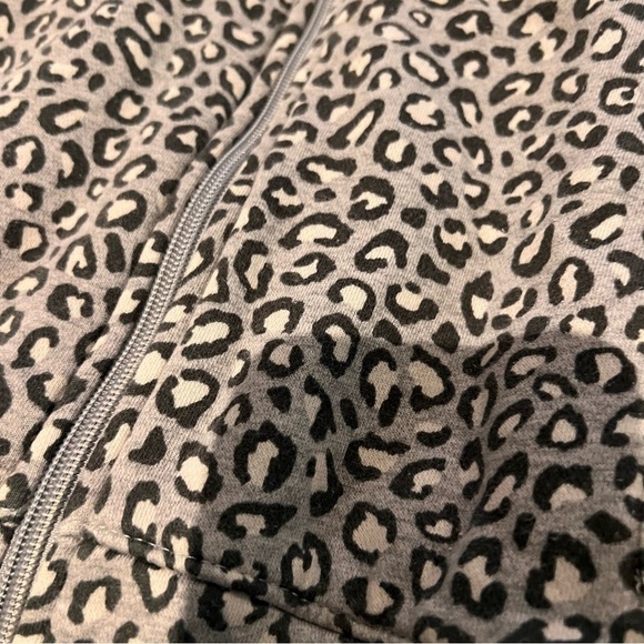 Old Navy Grey Gray Black and White Leopard Print Hoodie Sweater with soft plush - Picture 2 of 8